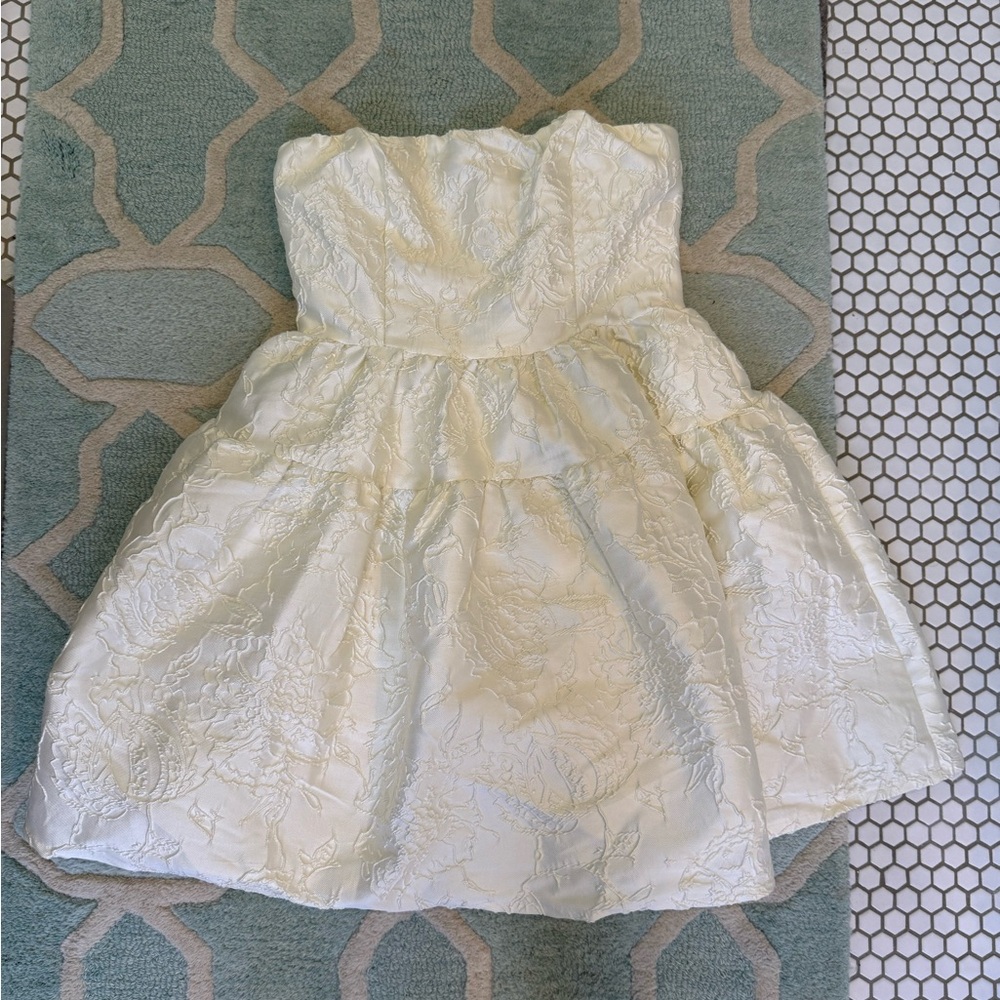 Hello Molly SILHOUETTE OF DREAMS STRAPLESS MINI DRESS
